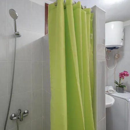 Apartament Floritas 2 *